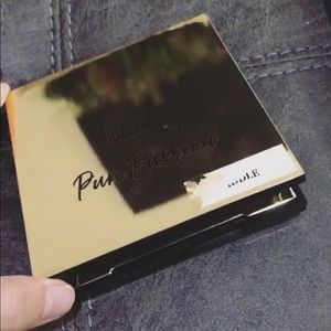 Eyeshadow palette ( milani & too faced )